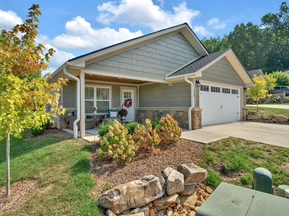 508 Hickory Tree Private Dr, Kingsport, TN 37663