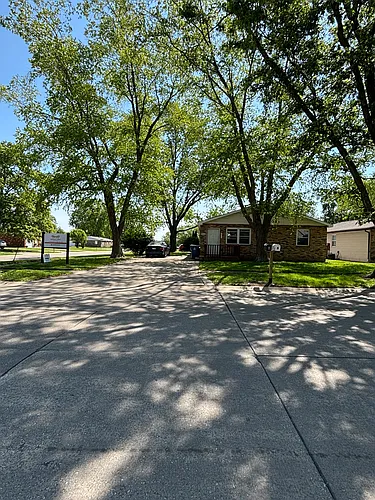2512 Campbell Dr Photo 1