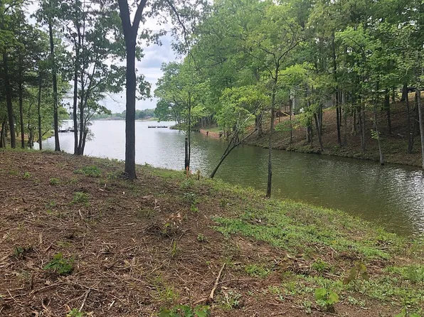 19 Creek Point Dr, Abbeville, SC 29620