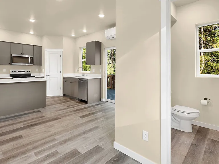 2900-2912 2924 Shore Pine Pl — Photo 10