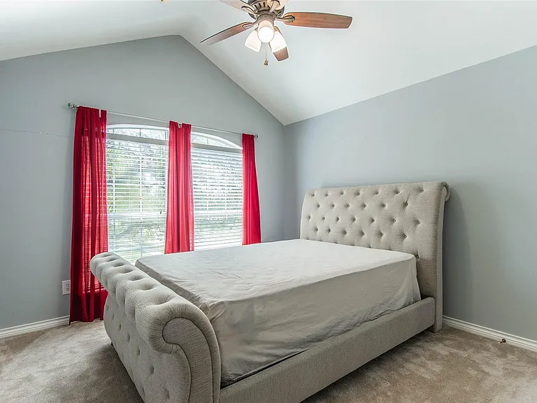 4129 Staten Island Dr — Photo 1