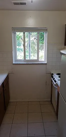 17 Vanderbilt Dr — Photo 11