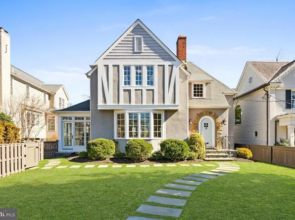 3213 Foxhall Rd NW, Washington, DC 20016