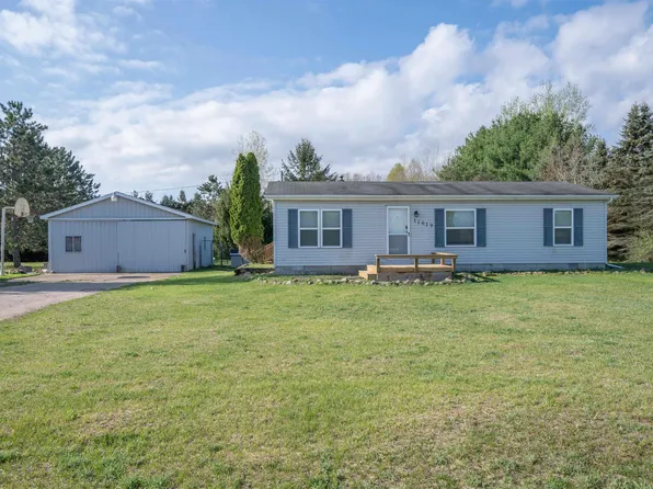 11619 W Madison Rd, Riverdale, MI 48877
