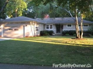 29113 Edgewood Rd, Bay Village, OH 44140