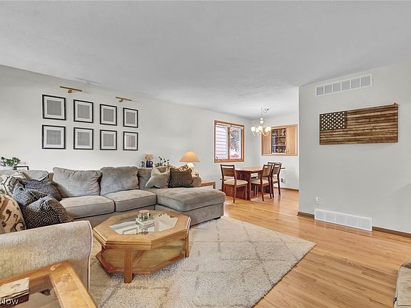 5th image of 7329 Craigmere Dr