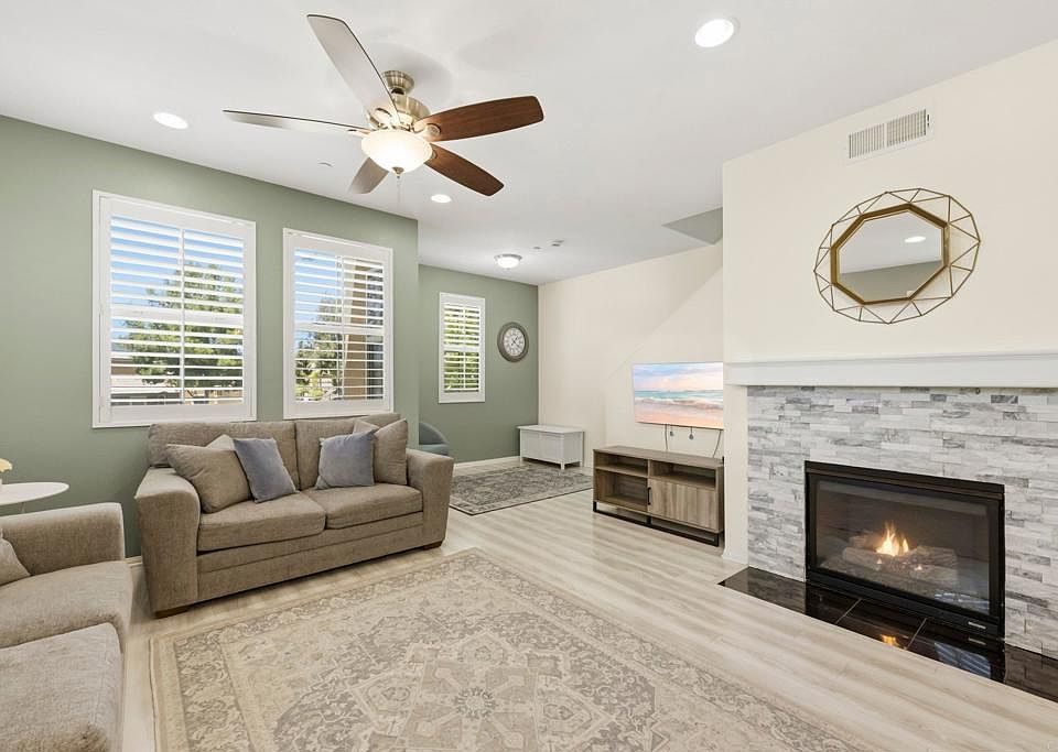 1st image of 1884 Aquamarine Ct Unit 6