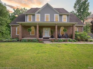 868 Five Mile Rd, Whitmore Lake, MI 48189