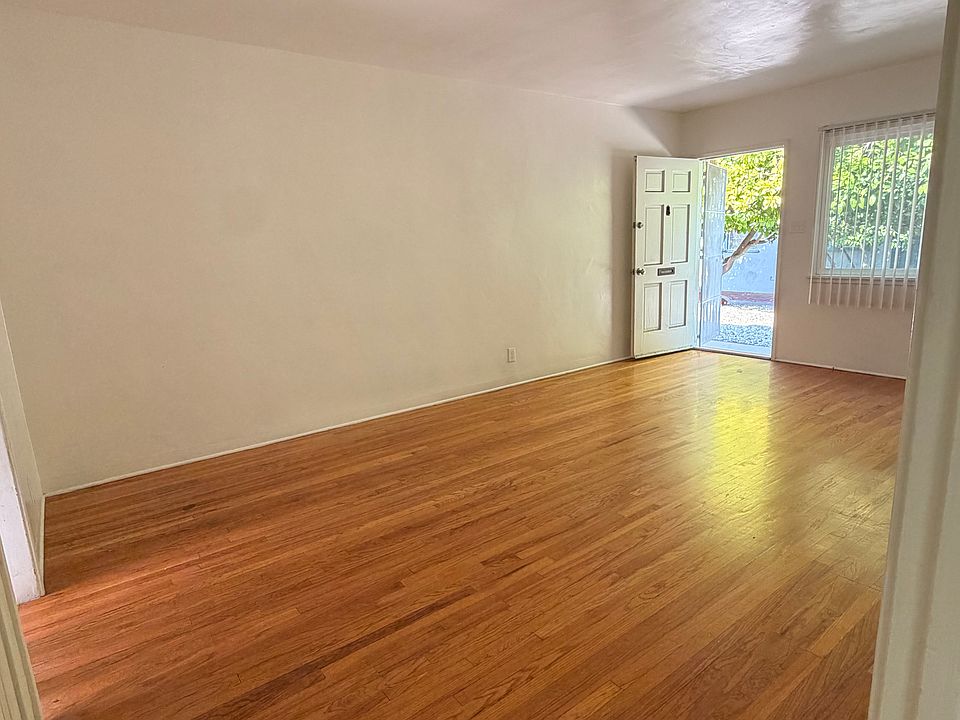1st image of 11675 1/2 Magnolia Blvd #2