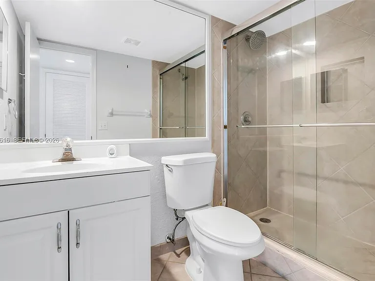 2322 S Cypress Bend Dr #311 — Photo 5