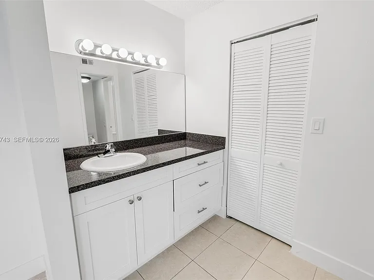 210 W Park Dr #2052 — Photo 19