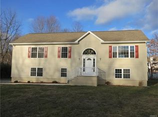 4 Hampton Rd, Poughkeepsie, NY 12603