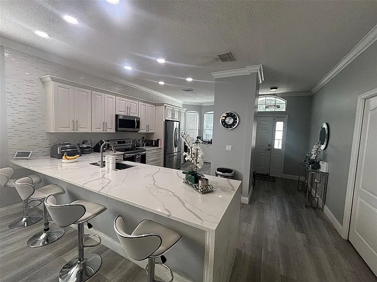 5028 Olde Kerry Dr — Photo 2