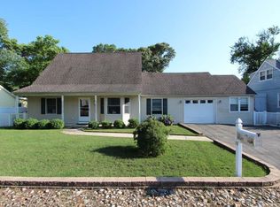 11 Rickard Ct, Toms River, NJ 08753