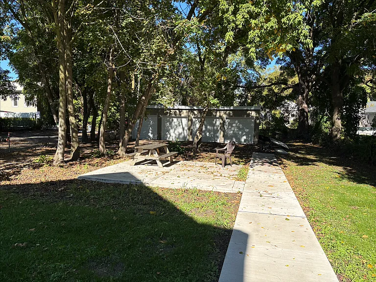 826 Park St — Photo 14