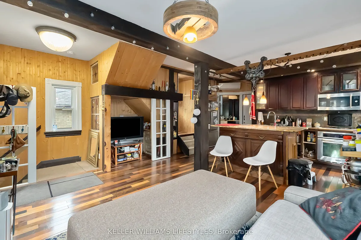 Building Photo - 92 Kent St #UPPER