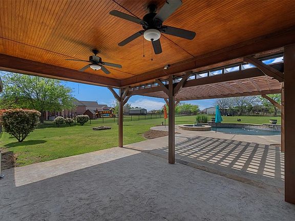 5th image of 13025 Willow Crossing Dr