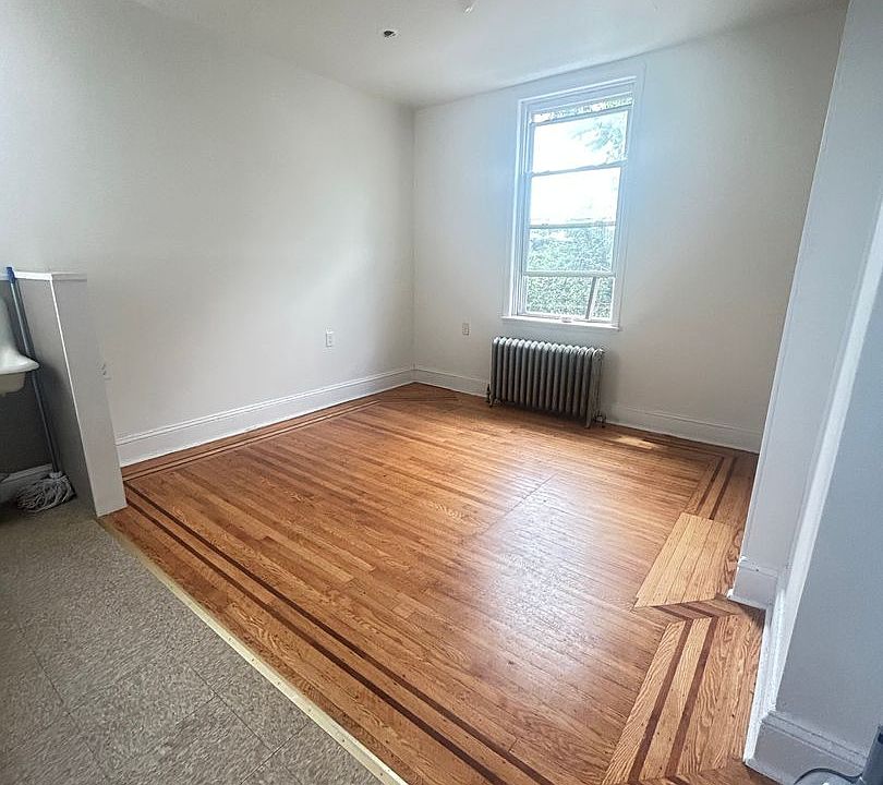 2nd image of 1808 W Tioga St