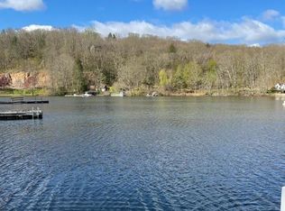 6 Spur Ln, Sherman, CT 06784