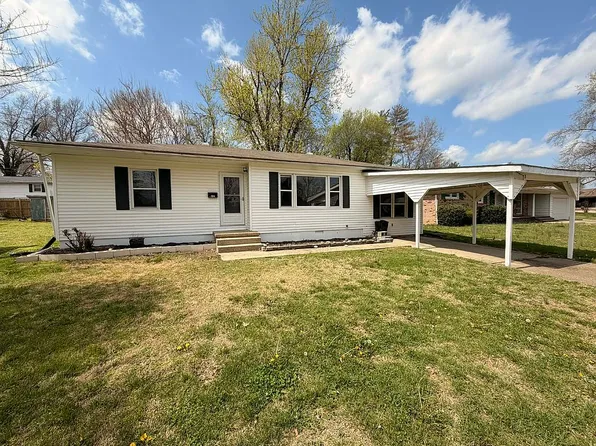 1014 S Woodland Dr, Dexter, MO 63841