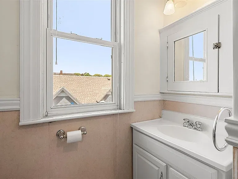 228-230 Euclid Ave #3 — Photo 13