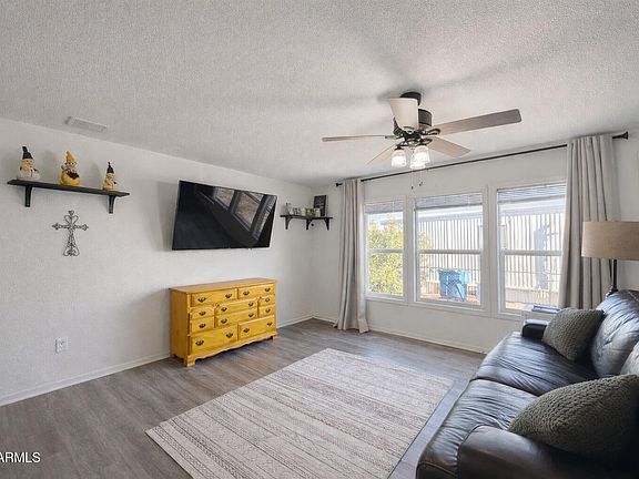 4th image of 2046 S MARIPOSA Road