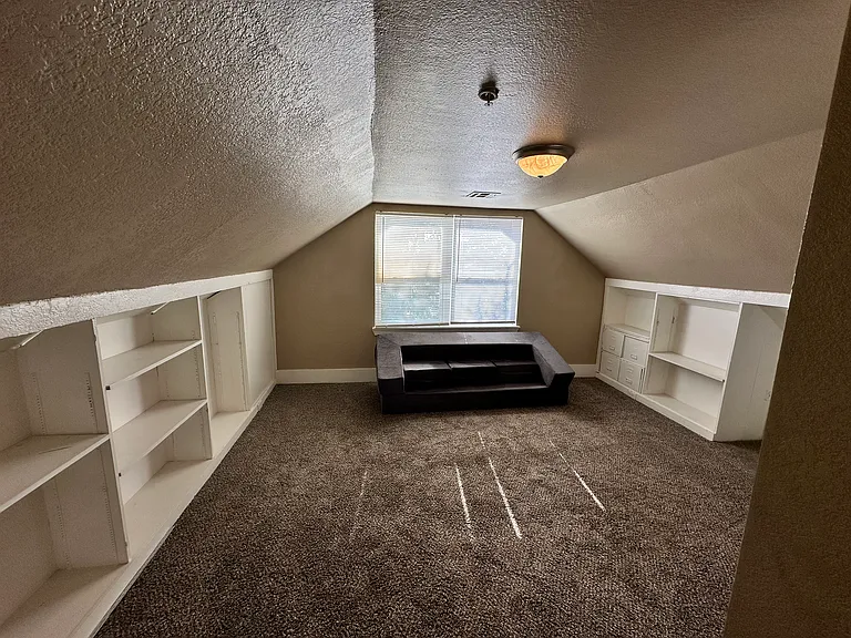 719 Asp Ave #5 — Photo 5