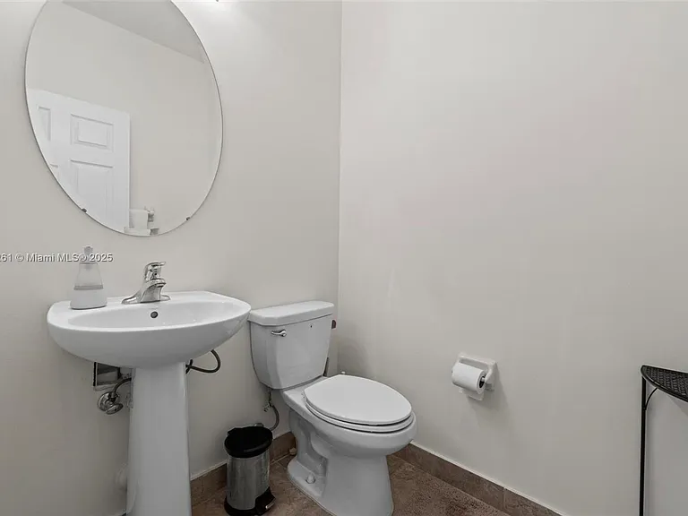 9000 NW 183rd St #9000 — Photo 27