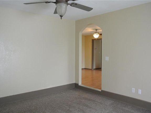 5th image of 410 S Shepherd Dr