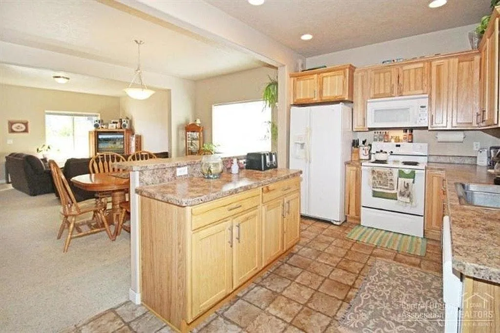 3 bed, 2.5 bath, 1705 sqft, $2,650 — Photo 4