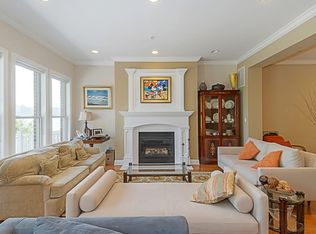 521 Harbor Pl, West New York, NJ 07093