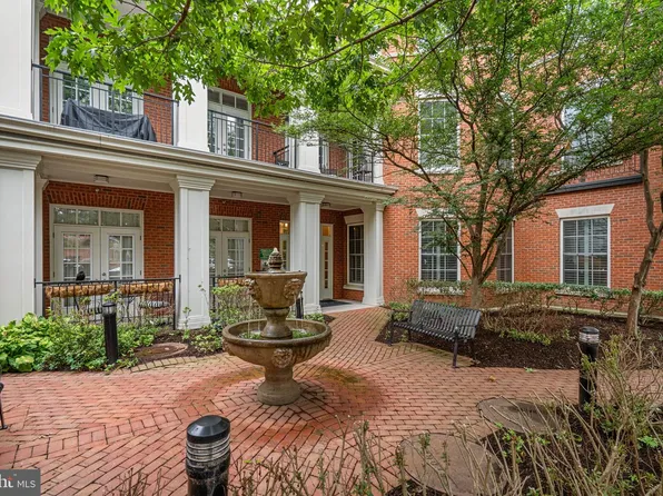 1023 N Royal St Unit 115, Alexandria, VA 22314