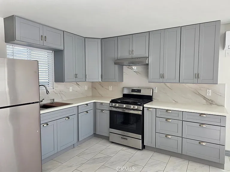 2057 W Norwalk Ave — Photo 6