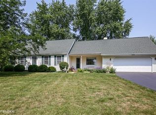 38W084 Tipi Ln, Elgin, IL 60124