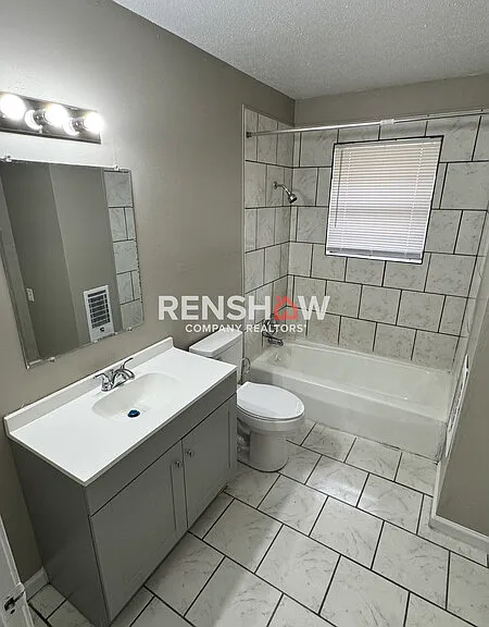 249 Navy Dr — Photo 10