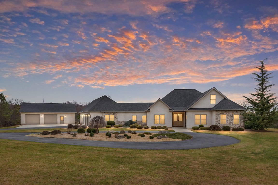 2E6A6022_twilight(2996)_2996 Hawk Ln - Absolute Altitude -11 - 2025 - 02