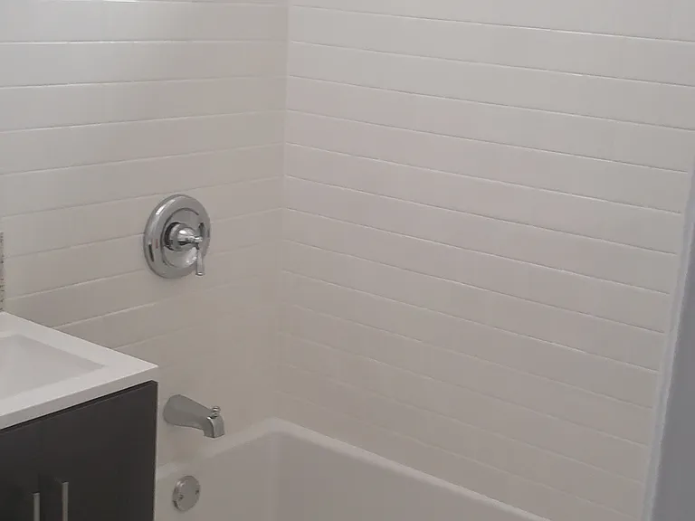 220 Glover Ave #B — Photo 7