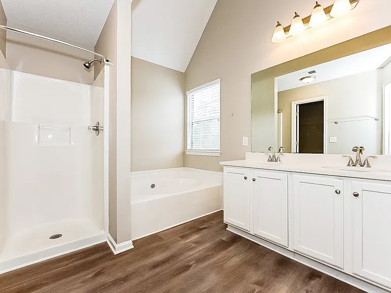 4305 Ward Bluff Dr — Photo 10