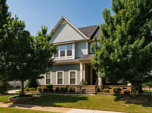 124 Restonwood Dr, Apex, NC 27539