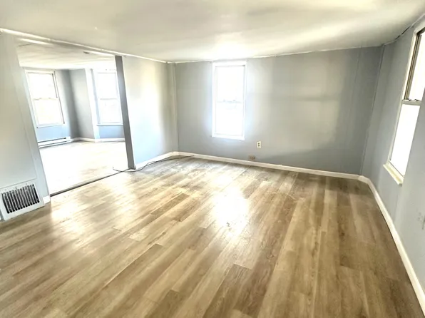 54 Terrace St, Carbondale, PA 18407