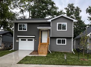 1711 E 21st St, Des Moines, IA 50317