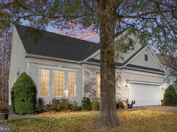 10 Covington Dr, Fredericksburg, VA 22406