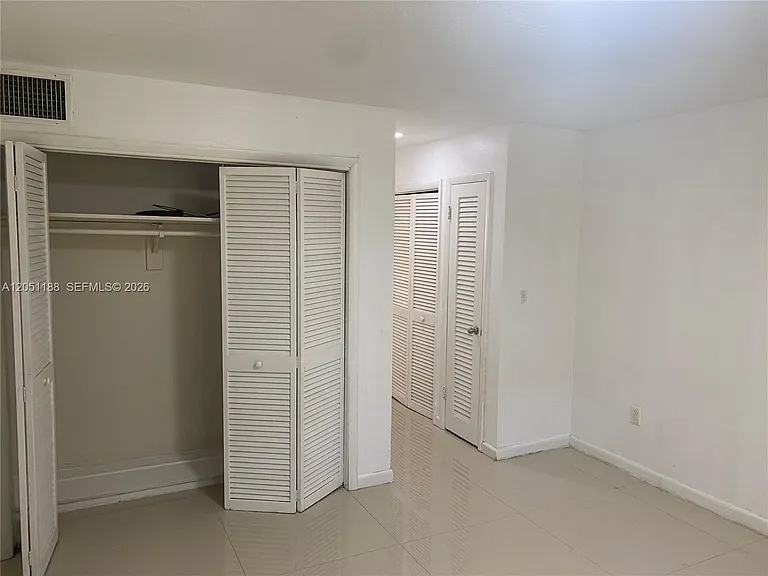 1550 NE 191st St #309 — Photo 16