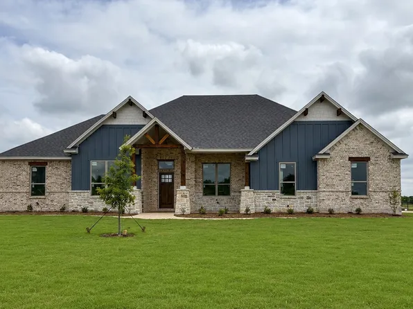 421 Paradise Ridge Dr, Waxahachie, TX 75167