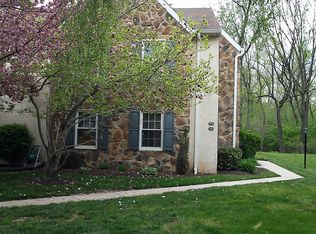 263 Valley Stream Ln, Chesterbrook, PA 19087