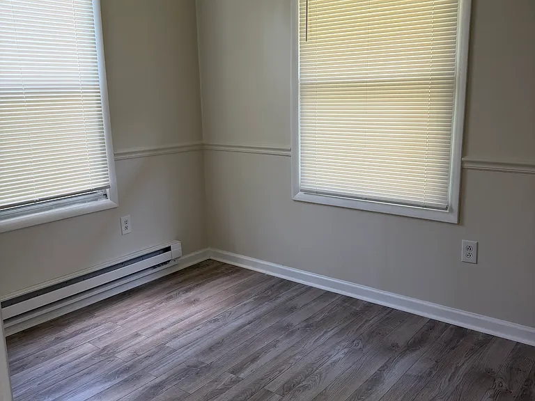 122 Zelus St — Photo 15