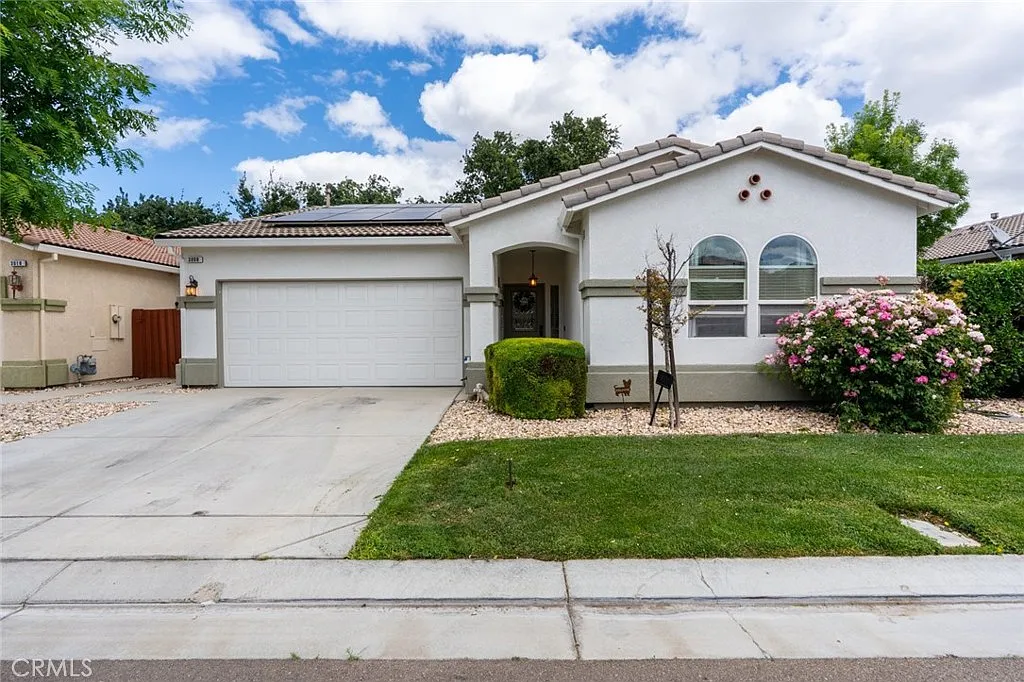 3008 La Vina Cir photo 1