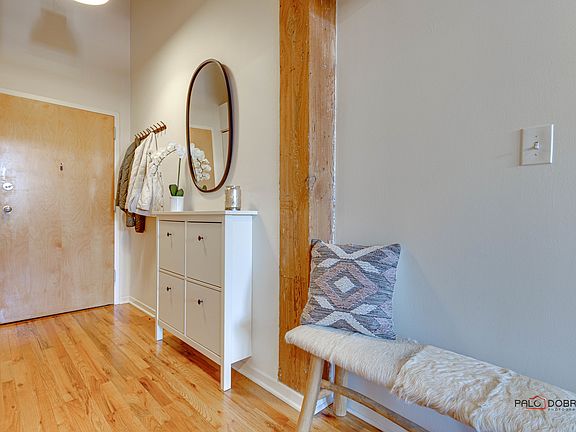 3rd image of 1259 N Wood St APT 202