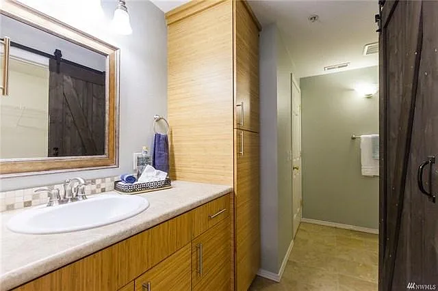 2152 Newport Way NW — Photo 13