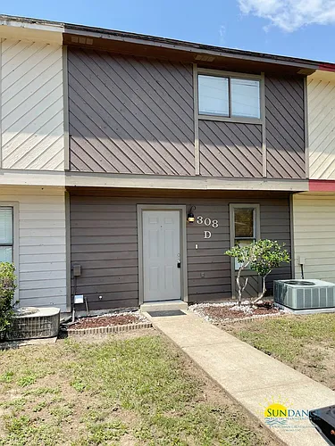 308 Woodrow St E #D Photo 1